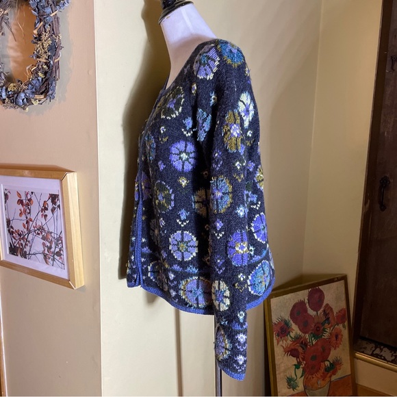 A GIANNETTI Size Large Zip Front Sweater Flowers Hand-Knit Shetland Wool Cozy - Picture 7 of 16